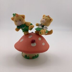 Vintage Enesco “When the Irish Eyes are Smiling” Musical St Patty’s Figurine